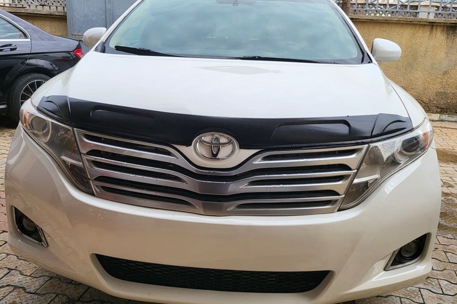 2010 KEYLESS TOYOTA...