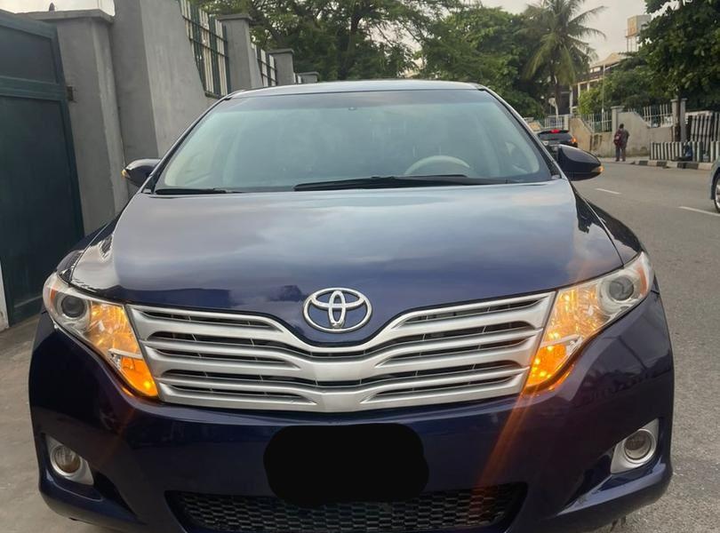 2010 KEYLESS TOYOTA...