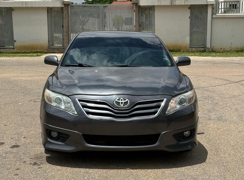 2010 TOYOTA CAMRY SE...