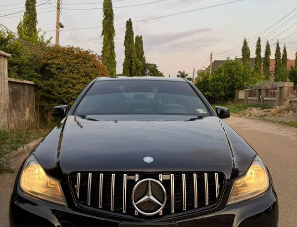 2011 MERCEDES BENZ C300 IN ABUJA FOR SALE