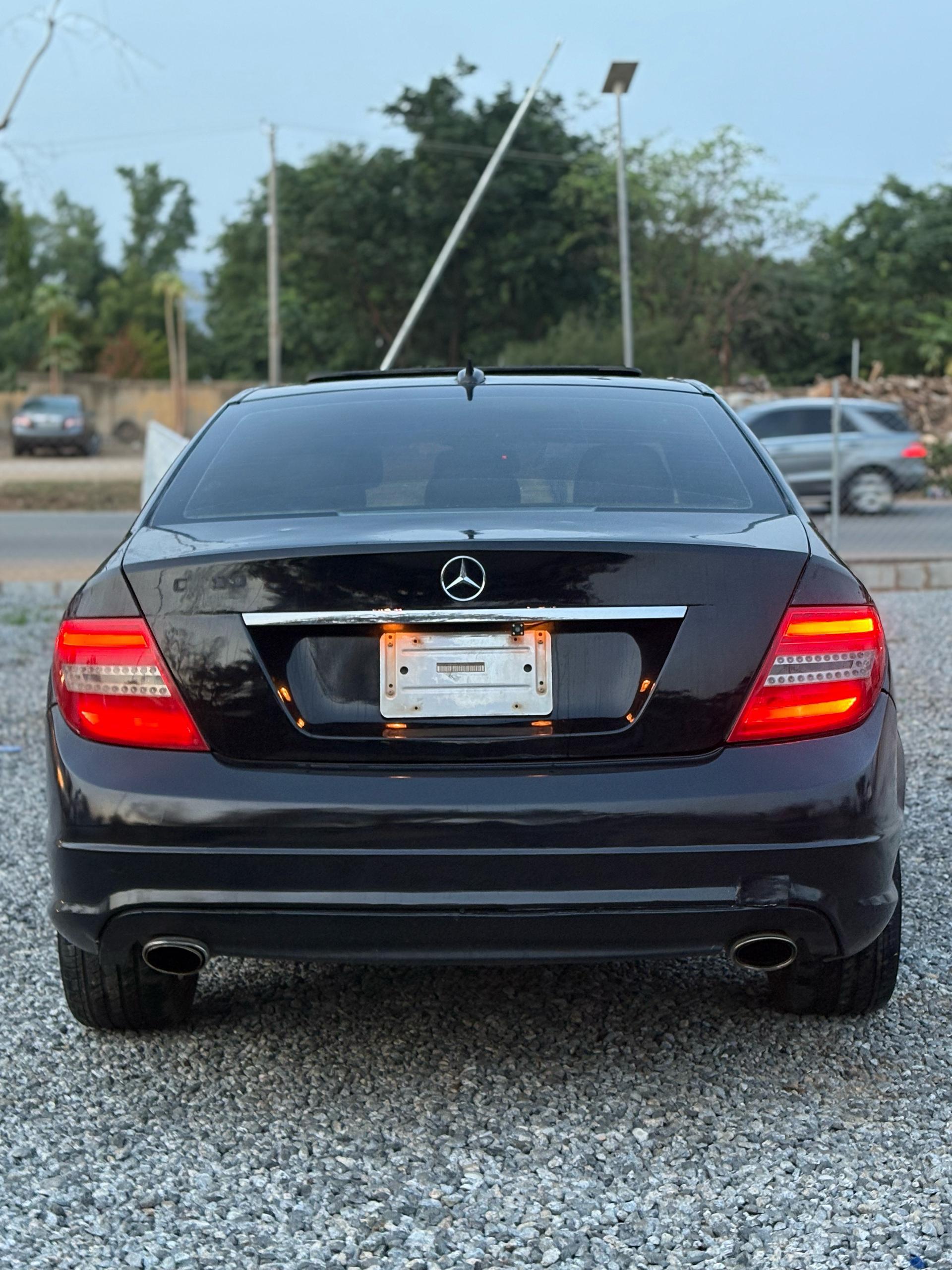 2011 MERCEDES BENZ C...