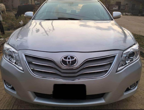 2011 UPGRADED TOYOTA CAMRY FOR SALE IN ABUJA
