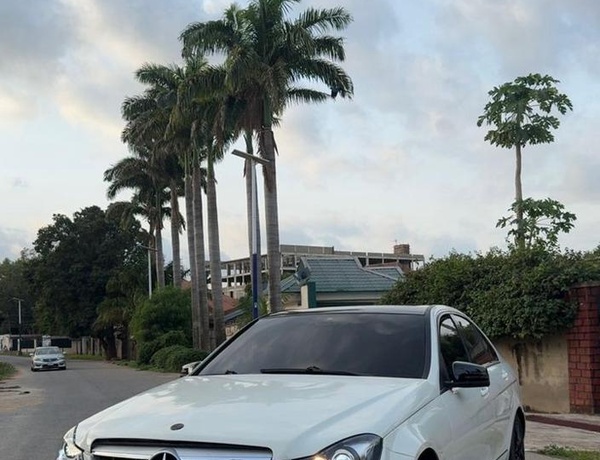 2012 MERCEDES BENZ C300 FOR SALE IN KADUNA