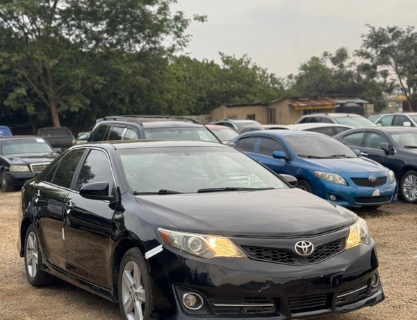 2013 TOYOTA CAMRY SE FOR SALE IN ABUJA