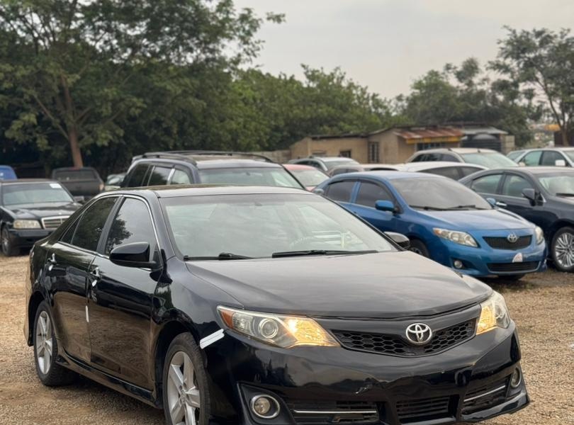 2013 TOYOTA CAMRY SE...