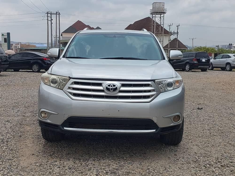2013 UPGRADED KEYLESS TOYOTA HIGHLANDER FOR SALE