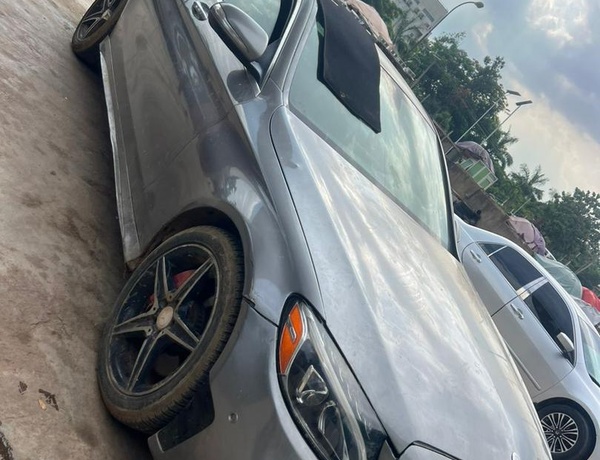 2015 KEYLESS MERCEDES BENZ C300 FULL OPTION FOR SALE