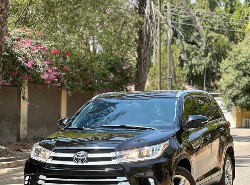 2015 TOYOTA HIGHLAND...