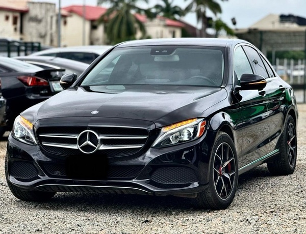 2016 KEYLESS MERCEDES BENZ C300 FOR SALE IN ABUJA