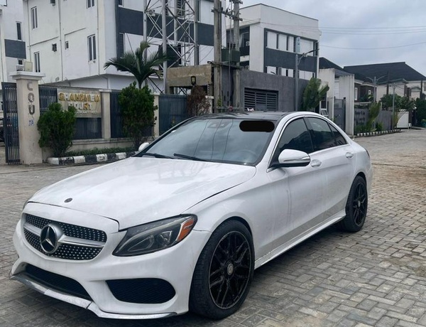 2017 MERCEDES BENZ C300 FOR SALE IN LAGOS
