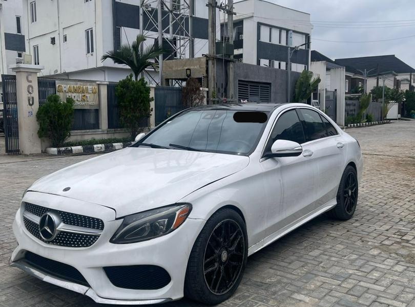 2017 MERCEDES BENZ C...