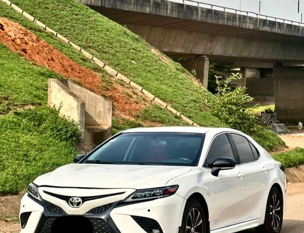 2018 TOYOTA CAMRY XSE FOR SALE