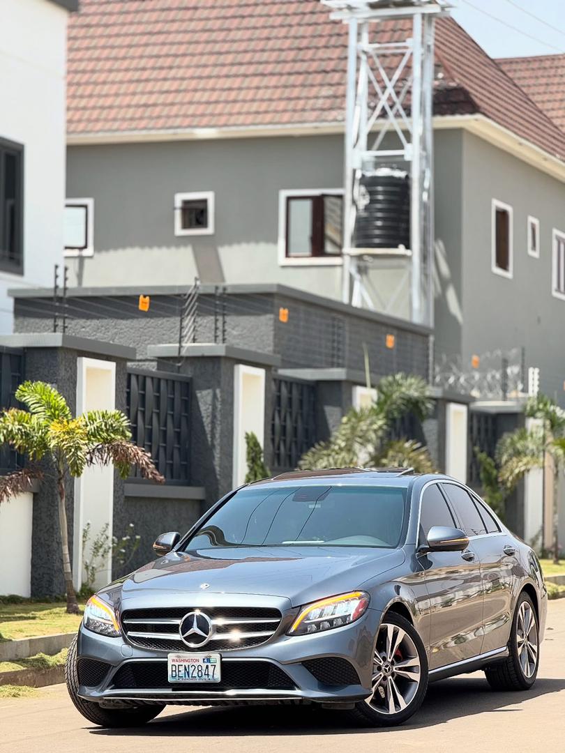 2019 MERCEDES BENZ C...