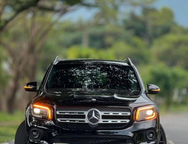 2021 MERCEDES BENZ GLB250 IN ABUJA FOR SALE