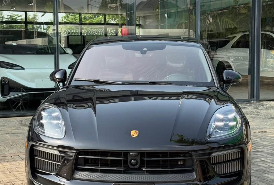 2024 PORSCHE MACAN S...