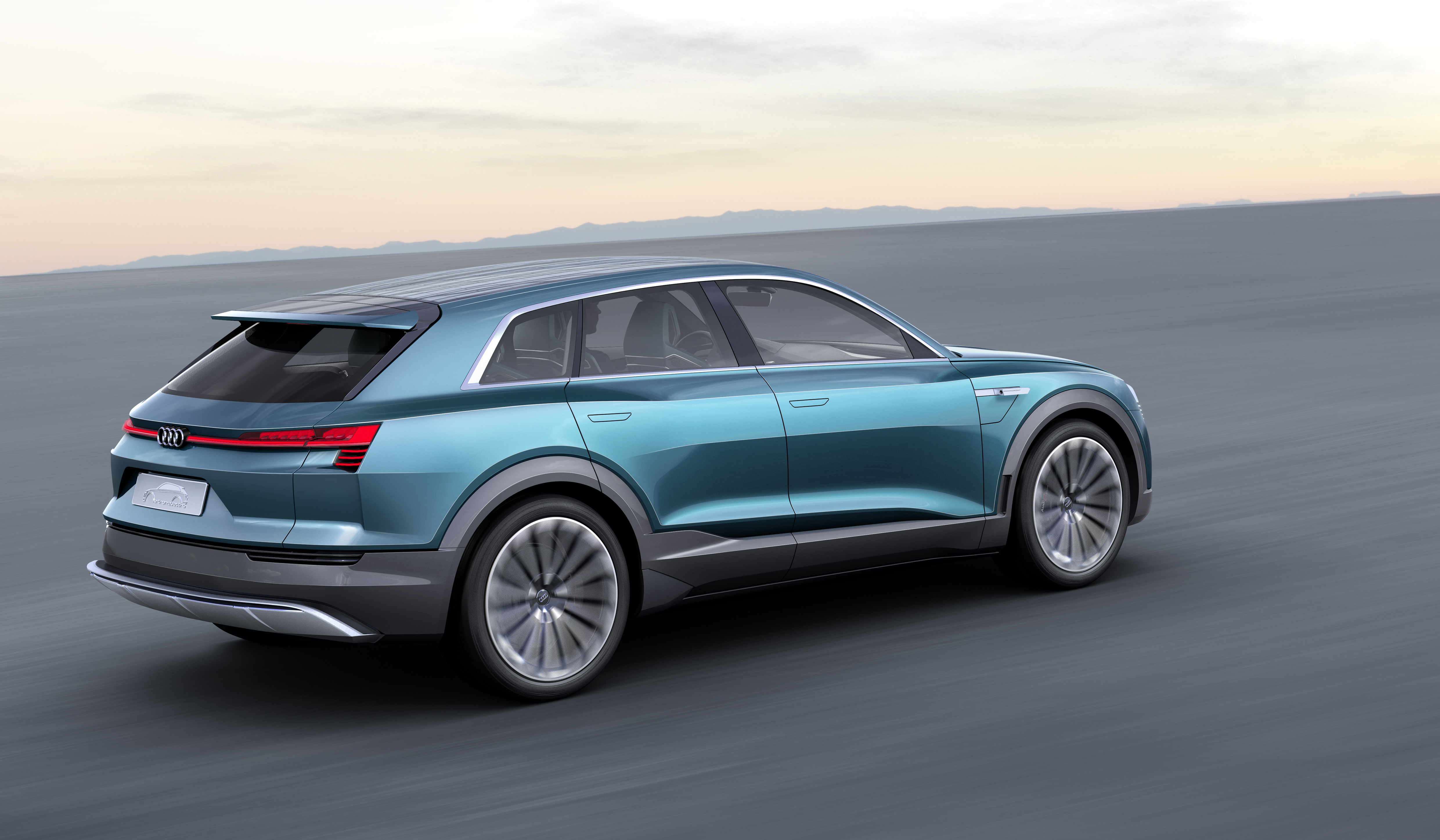  Audi E-tron 