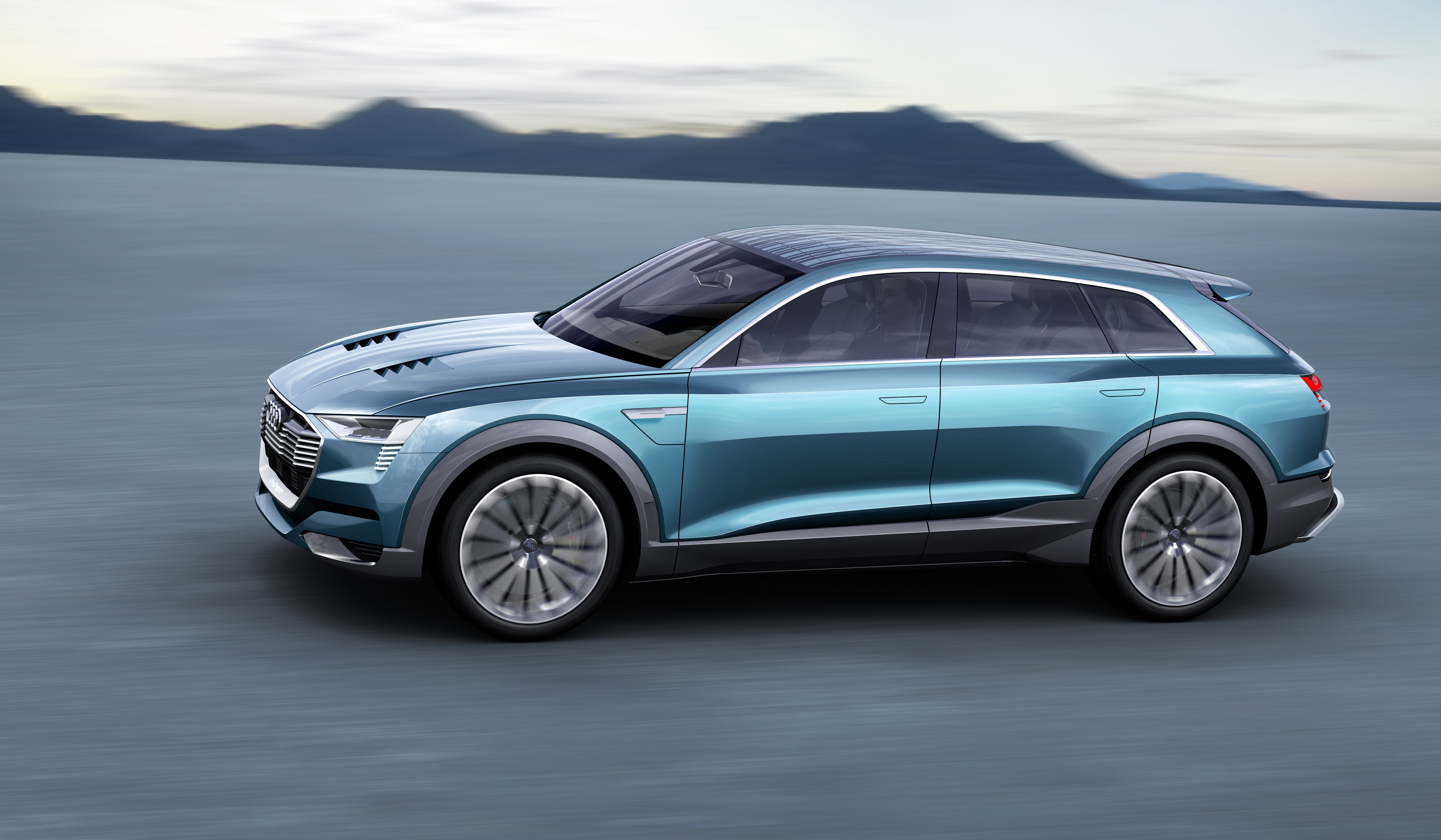  Audi E-tron 