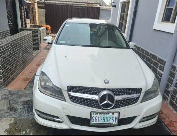 Benz c300 in Oyigbo