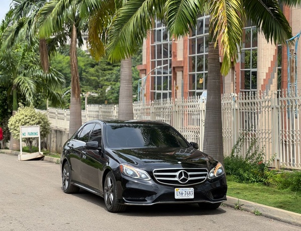 2015 MERCEDES BENZ  E400 IN ABUJA