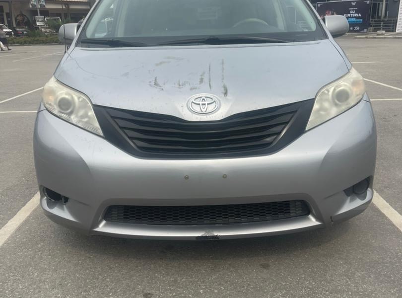 Toks Toyota Sienna 2...