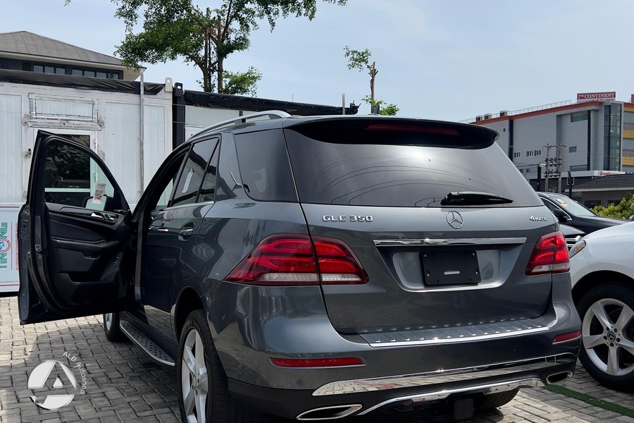2018 Mercedes Benz G...