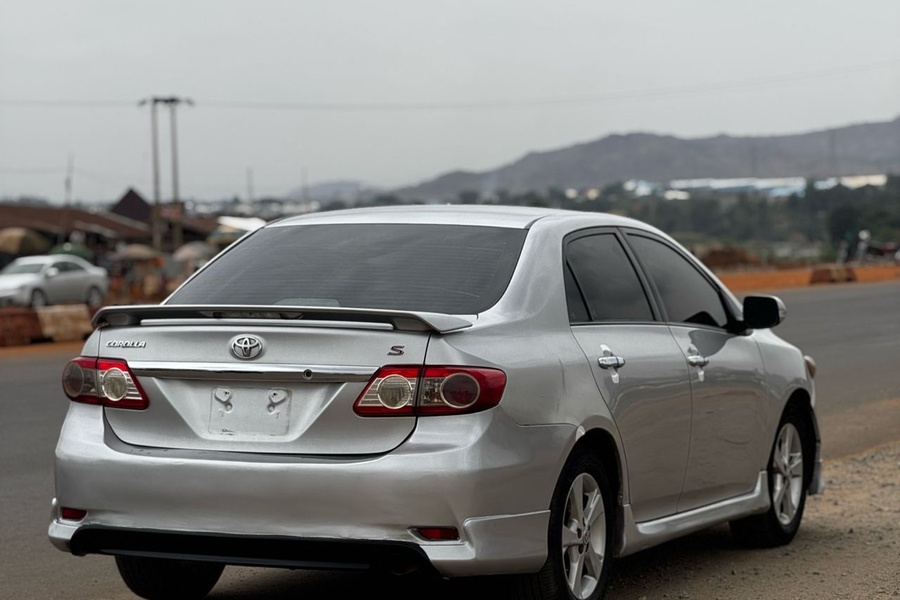 TOYOTA COROLLA S Pre...