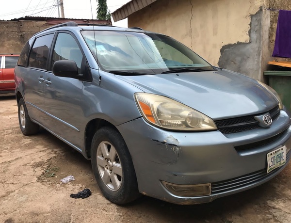 Toyota Sienna in Lagos