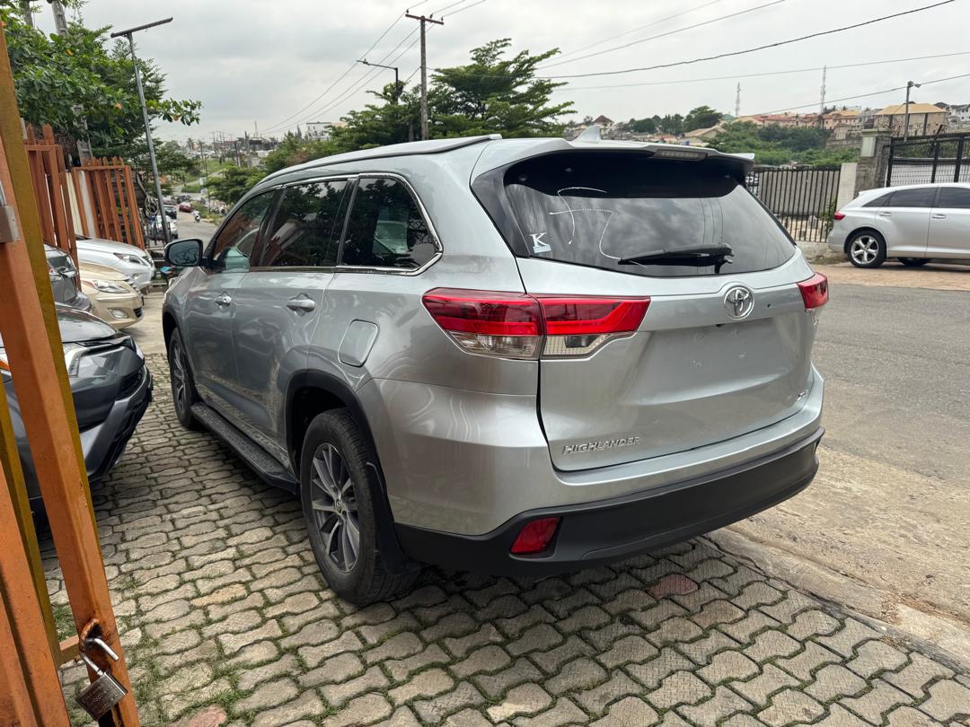 TOYOTA HIGHLANDER 20...