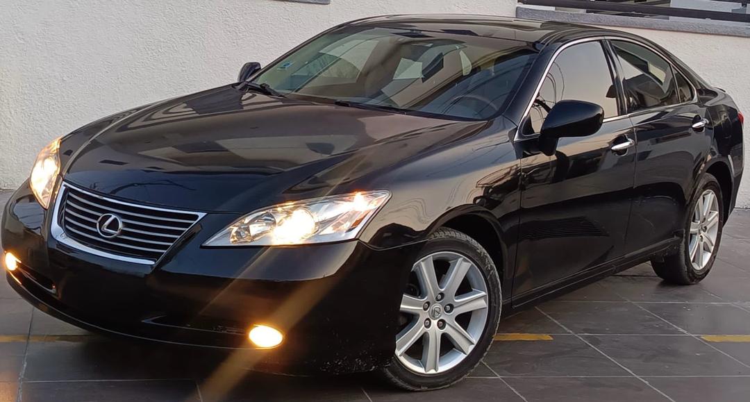 LEXUS ES 350 In Lago...