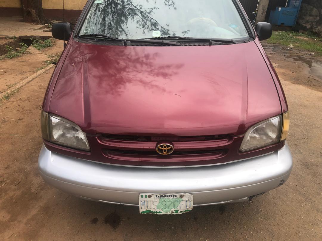 Toyota Sienna In Ogb...