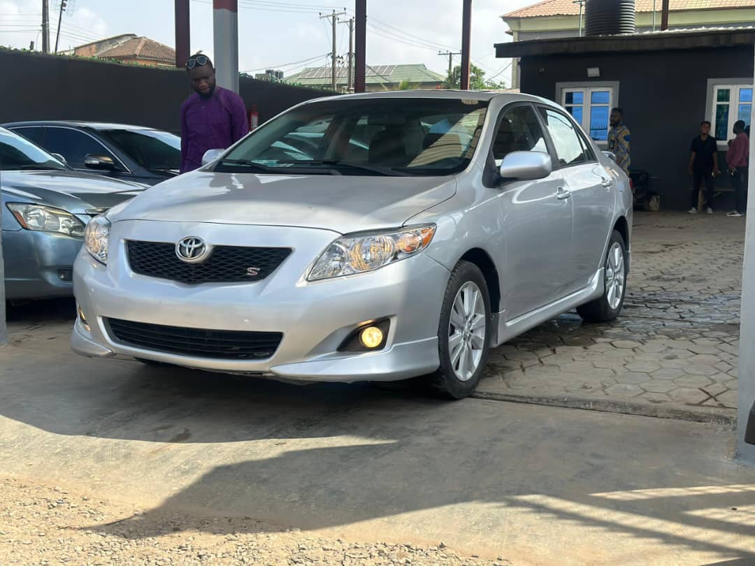 Toyota Corolla 2012...