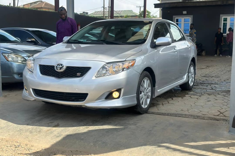Toyota Corolla 2012...