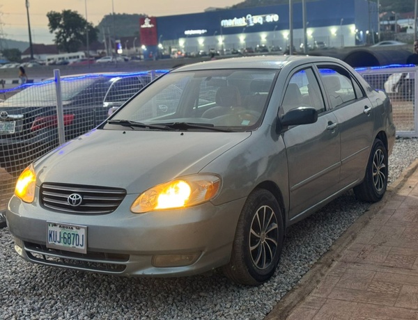 Super Sharp Toyota Corolla 2004.