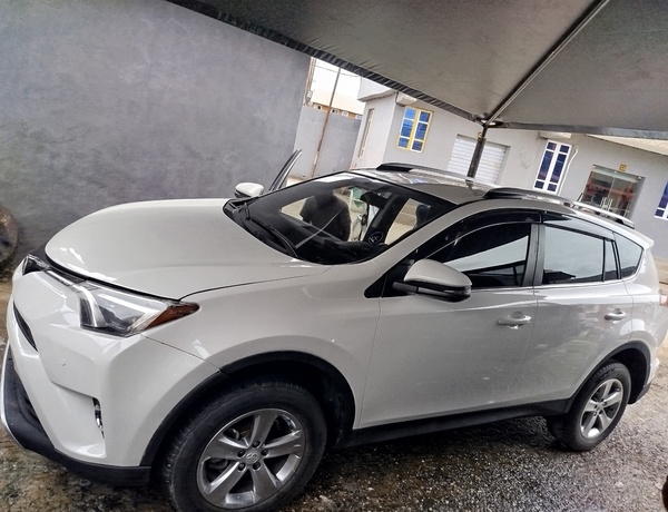 Toyota RAV 4 2015 (White) In Lagos