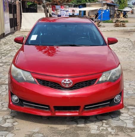 DISTRESS SALE.. TOYOTA CAMRY 2014 LE