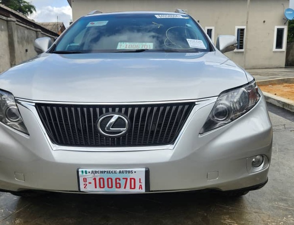 FOREIGN USED LEXUS RX350 2010 IN LAGOS