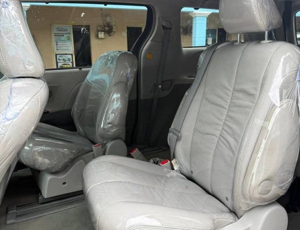 Foreign Used Toyota Sienna XLE 2012 IN EBGEDA
