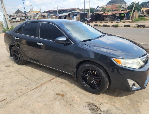 Toyota Camry LE 2012 model In Ibadan