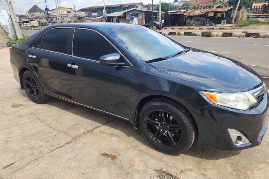 Toyota Camry LE 2012...
