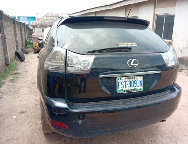 Lexus RX 330 In  ILogbo Ogun State (Fast finger)