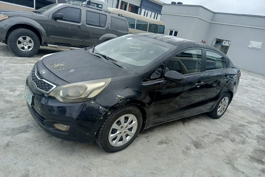 Kia Rio 2014 (black)...