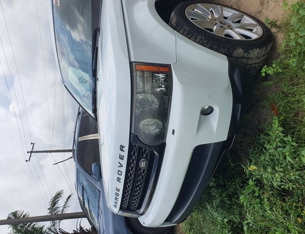 Land Rover Range Rover Sport 2013 (white)