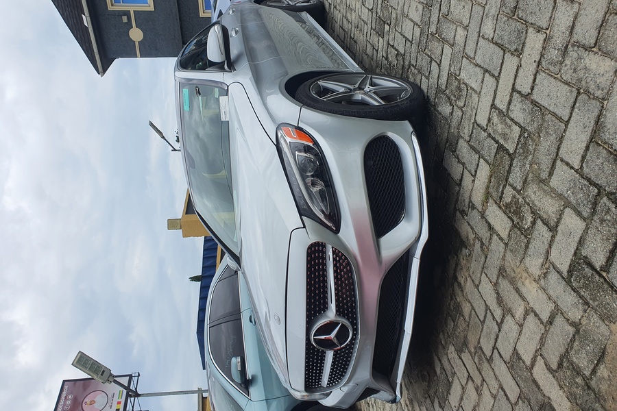 Mercedes Benz C300 4...