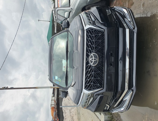 Toyota Land Cruiser Prado 2005 upgraded  to 2016 In Lagos