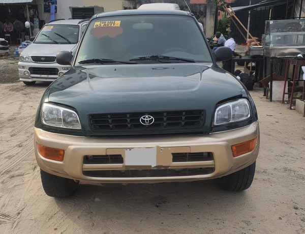 Toyota RAV4 2000 (green) In Lagos