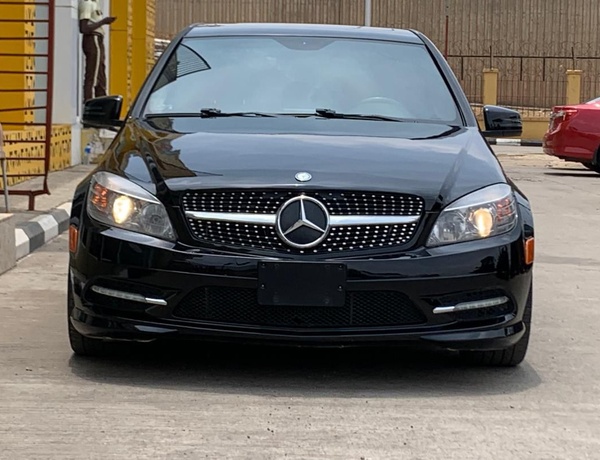 FOREIGN USED 2011 MERCEDES BENZ C300 FOR SALE