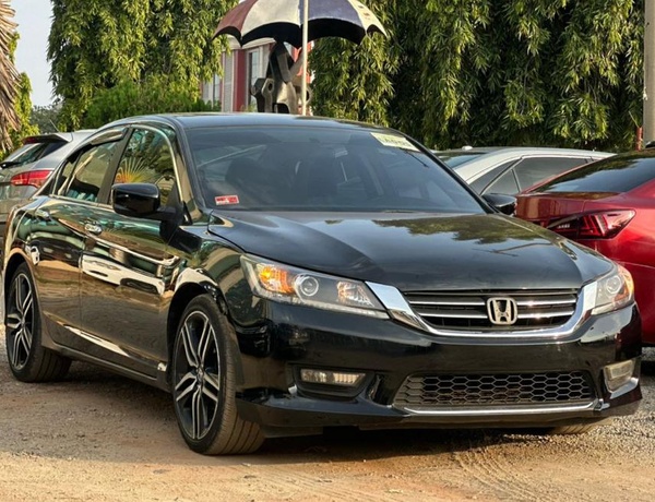 FOREIGN USED 2014 HONDA ACCORD SPORT IN ABUJA FOR SALE