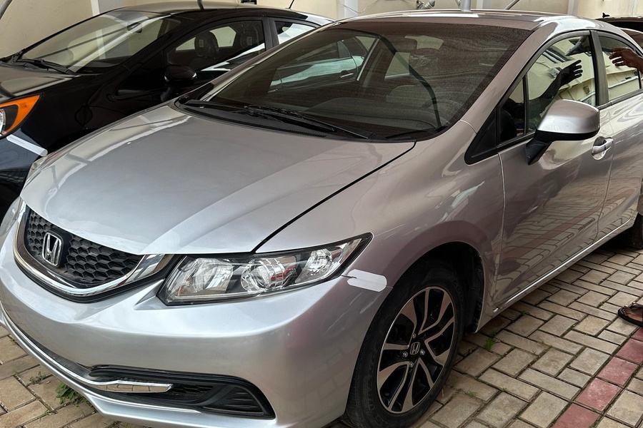 FOREIGN USED 2015 HO...
