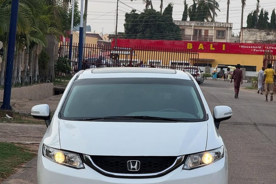 FOREIGN USED 2015 HO...