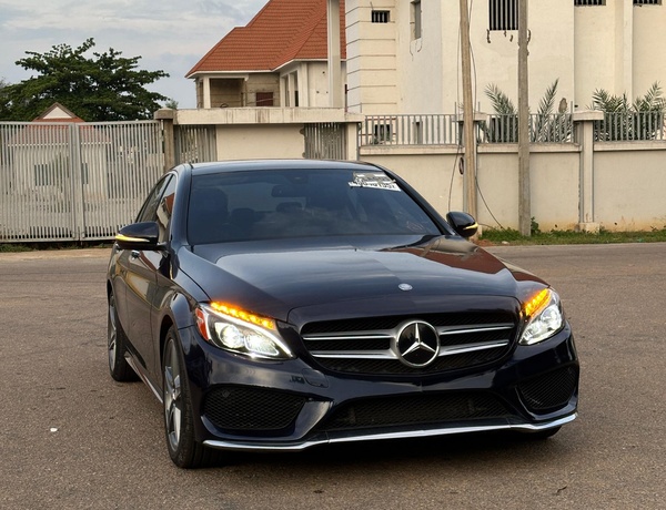 FOREIGN USED 2015 MERCEDES BENZ C300 FULL OPTION FOR SALE